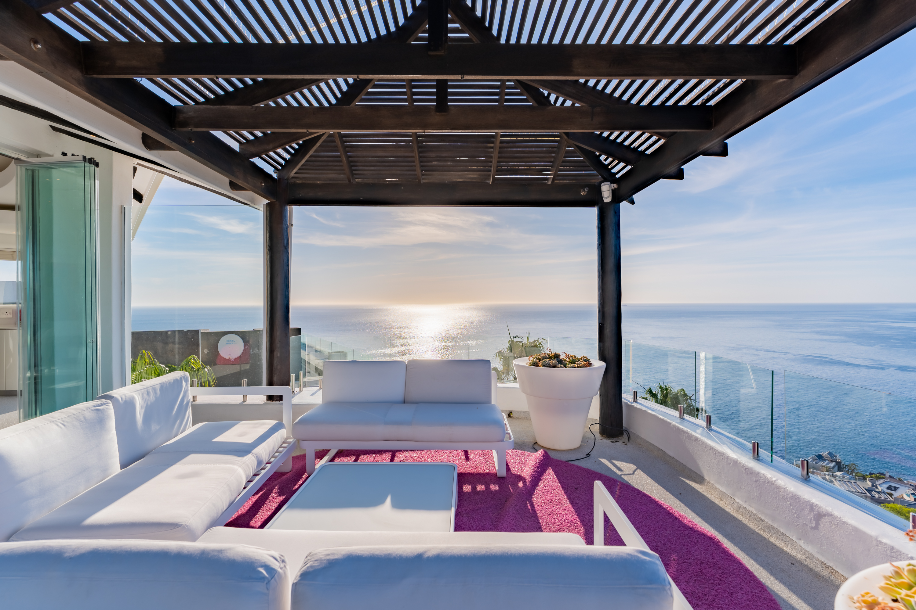 6 Bedroom Property for Sale in Bantry Bay Western Cape